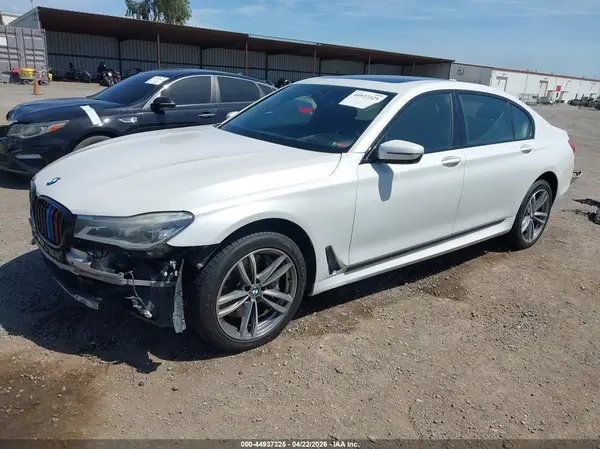 WBA7F0C53JGM23861 2018 BMW 7ER - Image 2