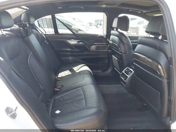 WBA7F0C53JGM23861 2018 BMW 7ER - Image 8