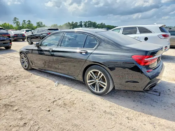 WBA7F0C53JGM23875 2018 BMW 7ER - Image 2