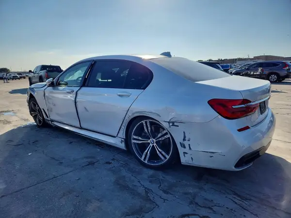 WBA7F0C53KGM25613 2019 BMW 7ER - Image 2
