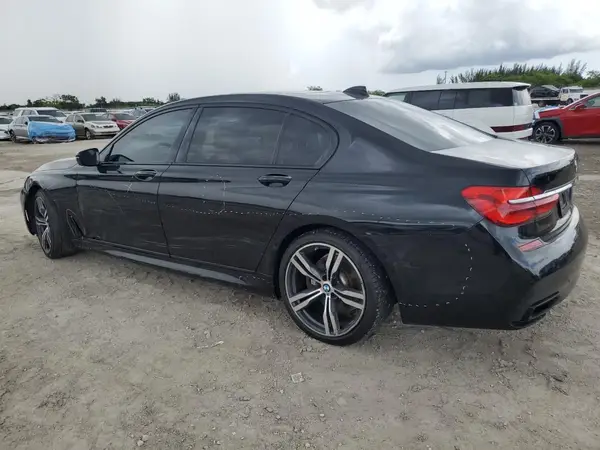 WBA7F0C53KGM25904 2019 BMW 7ER - Image 2