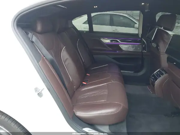 WBA7F0C54GGM20623 2016 BMW 7ER - Image 8