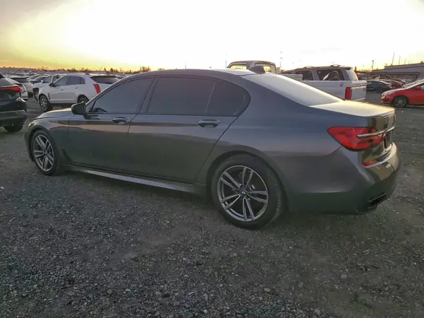 WBA7F0C54GGM20718 2016 BMW 7ER - Image 2