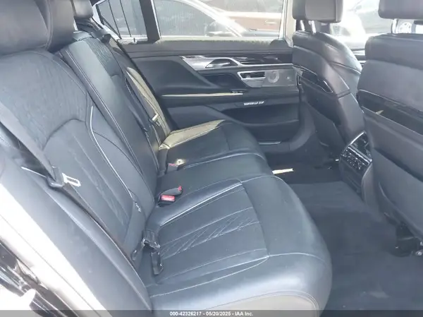 WBA7F0C54HGM21126 2017 BMW 7ER - Image 8