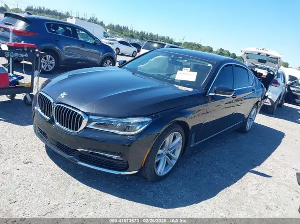 WBA7F0C54JGM22900 2018 BMW 7ER - Image 2