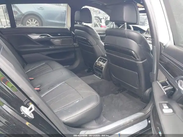 WBA7F0C54JGM23528 2018 BMW 7ER - Image 8