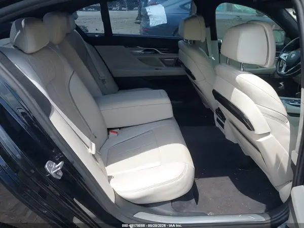 WBA7F0C55GGM20534 2016 BMW 7ER - Image 8