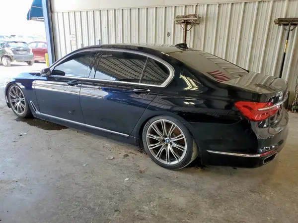 WBA7F0C55HGM21314 2017 BMW 7ER - Image 2