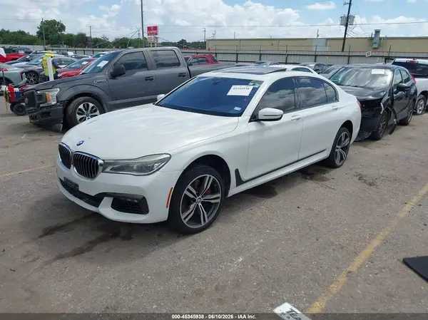 WBA7F0C55HGM21393 2017 BMW 7ER - Image 2