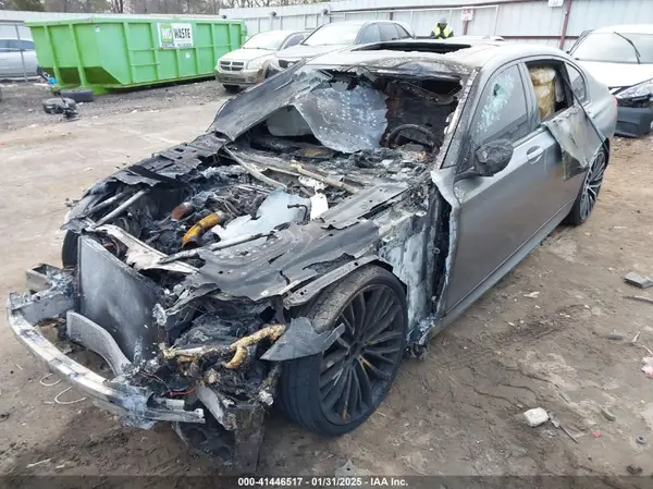 WBA7F0C55JGM23778 2018 BMW 7ER - Image 2