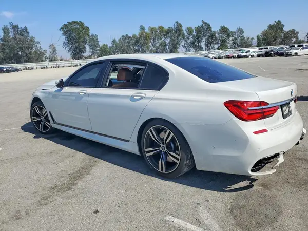 WBA7F0C55JGM23828 2018 BMW 7ER - Image 2