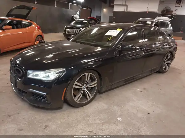 WBA7F0C55KGM24804 2019 BMW 7ER - Image 2