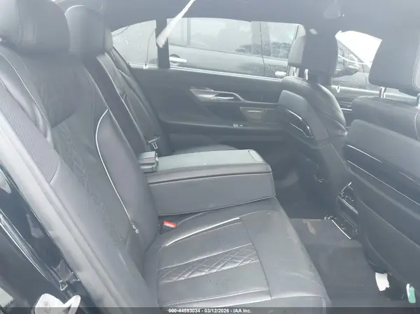 WBA7F0C55KGM25273 2019 BMW 7ER - Image 8