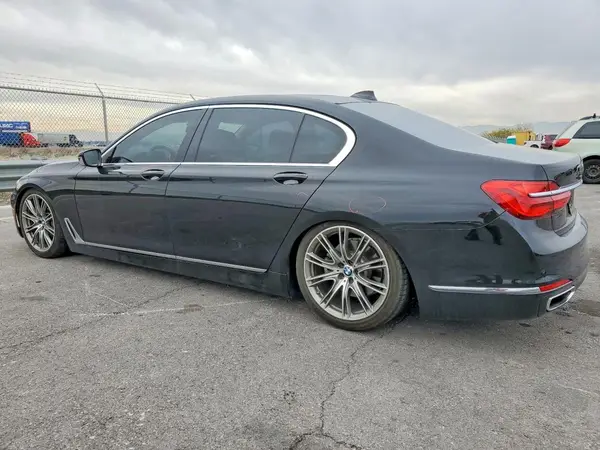 WBA7F0C56GGL99709 2016 BMW 7ER - Image 2
