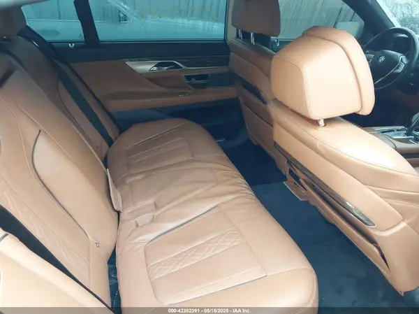WBA7F0C56HGM21211 2017 BMW 7ER - Image 8