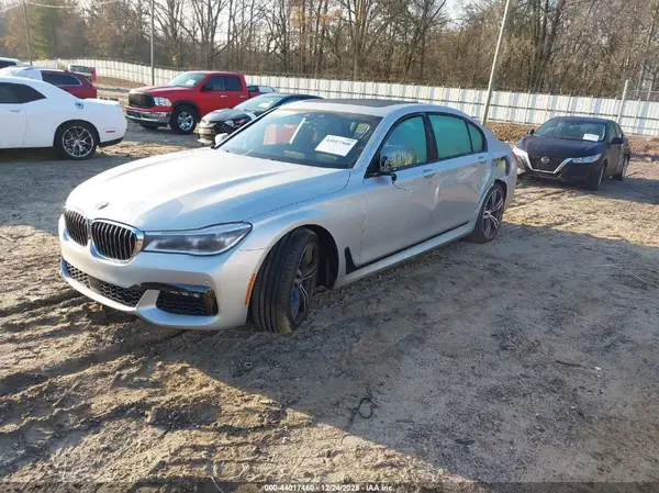 WBA7F0C56JGM23207 2018 BMW 7ER - Image 2