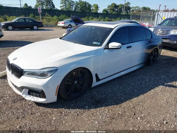 WBA7F0C56KGM24942 2019 BMW 7ER - Image 2