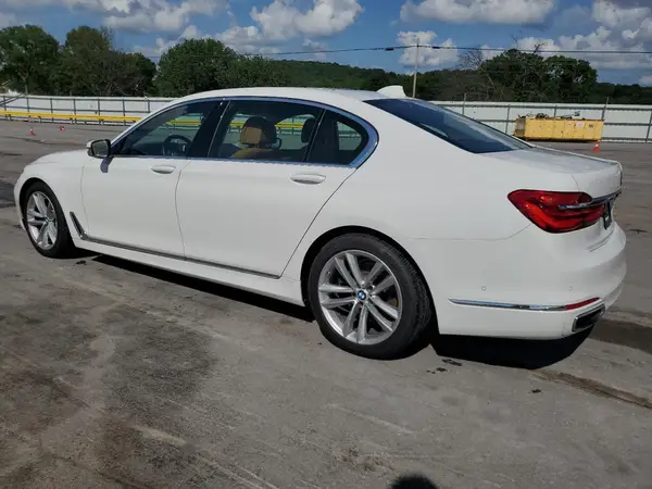 WBA7F0C57GGL99914 2016 BMW 7ER - Image 2
