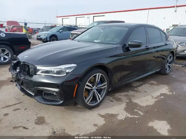 WBA7F0C57JGM23023 2018 BMW 7ER - Image 2