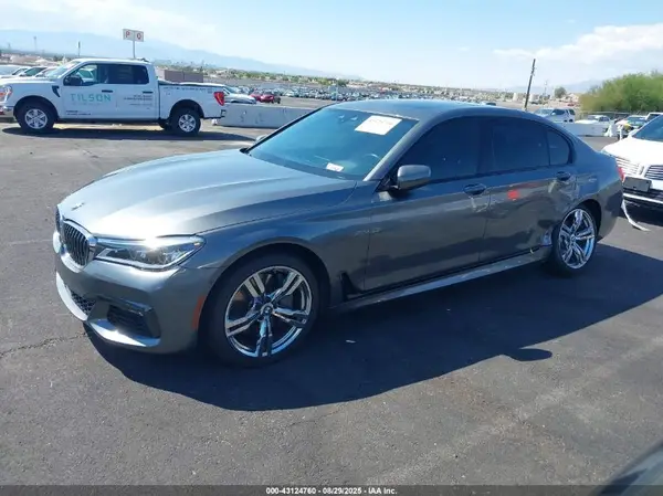 WBA7F0C57JGM23216 2018 BMW 7ER - Image 2