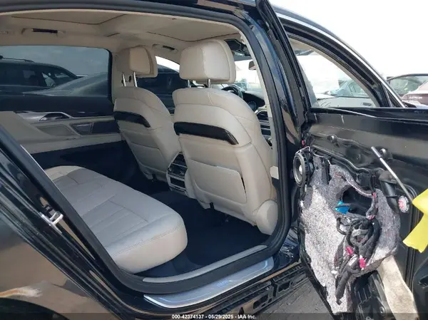 WBA7F0C57JGM23748 2018 BMW 7ER - Image 8