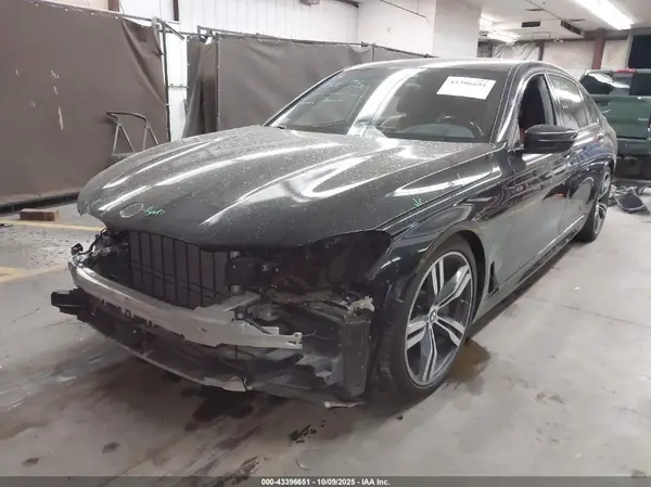 WBA7F0C57KGM26019 2019 BMW 7ER - Image 2