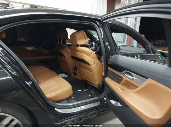 WBA7F0C57KGM26019 2019 BMW 7ER - Image 8