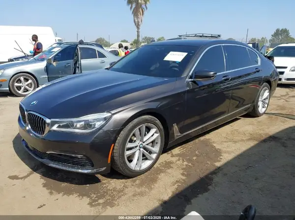 WBA7F0C58GGL99890 2016 BMW 7ER - Image 2