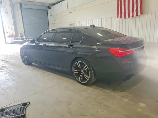 WBA7F0C58HGM21047 2017 BMW 7ER - Image 2