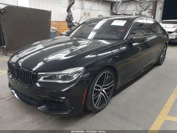 WBA7F0C58JGM23712 2018 BMW 7ER - Image 2