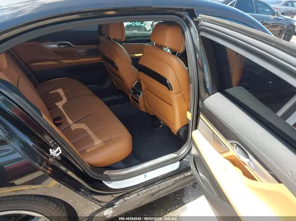 WBA7F0C58KGM24814 2019 BMW 7ER - Image 8