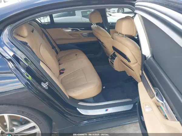 WBA7F0C59GGM20424 2016 BMW 7ER - Image 8