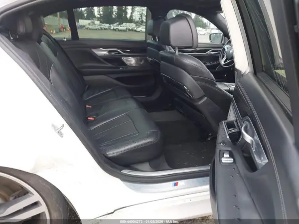 WBA7F0C59GGM20665 2016 BMW 7ER - Image 8