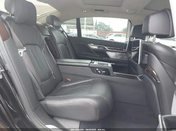WBA7F0C59GGM20875 2016 BMW 7ER - Image 8