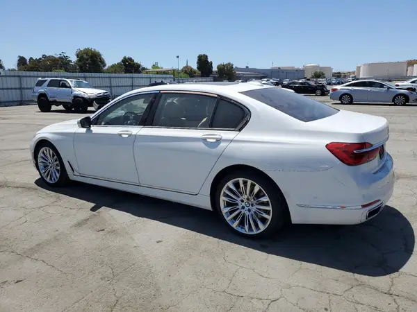 WBA7F0C59HGM21025 2017 BMW 7ER - Image 2