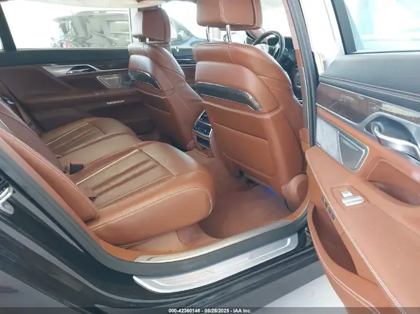 WBA7F0C59HGM21185 2017 BMW 7ER - Image 8