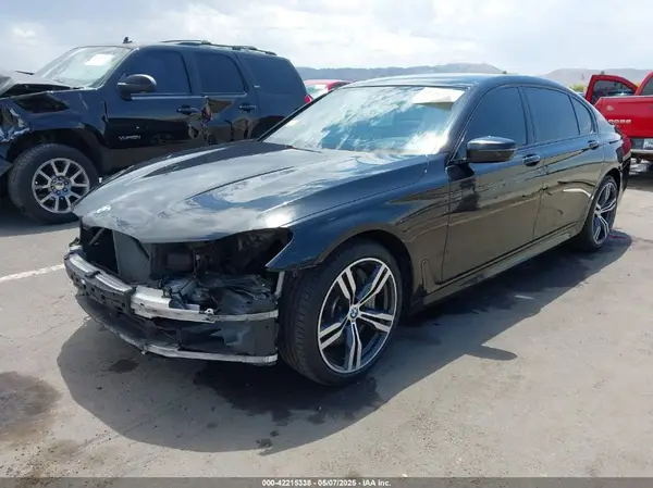 WBA7F0C59JGM23332 2018 BMW 7ER - Image 2