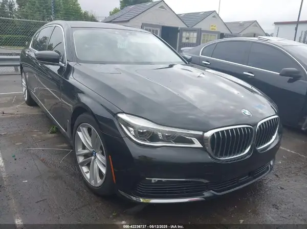 WBA7F0C59JGM23945 2018 BMW 7ER - Image 1