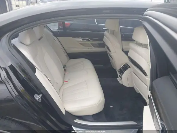 WBA7F0C59JGM23945 2018 BMW 7ER - Image 8