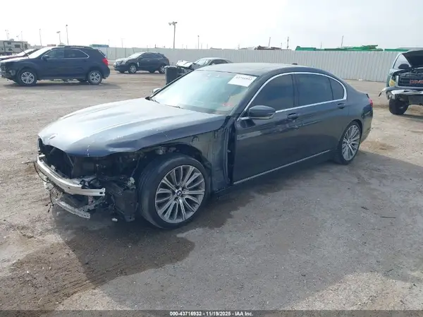 WBA7F0C59KGM25311 2019 BMW 7ER - Image 2