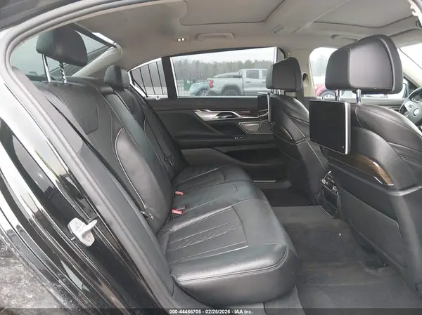 WBA7F0C5XGGL99096 2016 BMW 7ER - Image 8