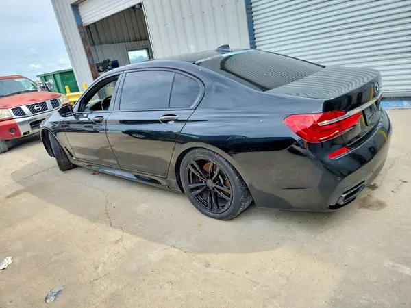 WBA7F0C5XHGM21065 2017 BMW 7ER - Image 2