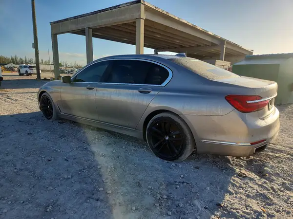 WBA7F0C5XJGM23422 2018 BMW 7ER - Image 2