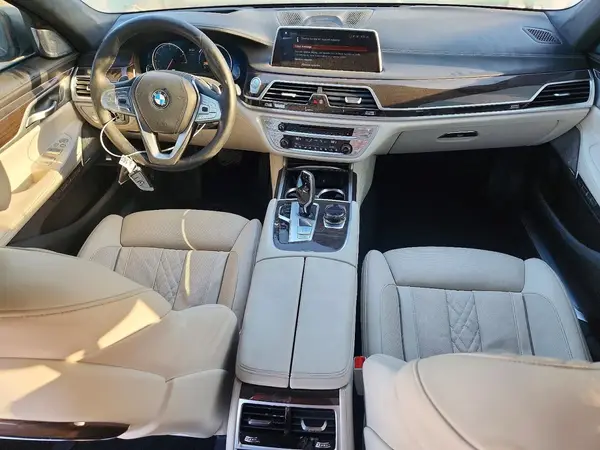 WBA7F0C5XJGM23422 2018 BMW 7ER - Image 8