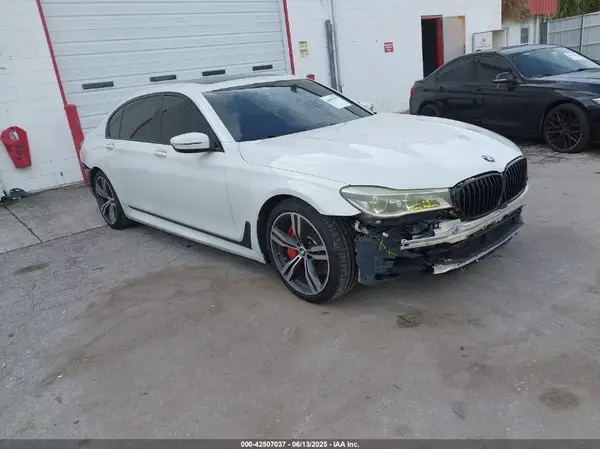 WBA7F0C5XKGM24636 2019 BMW 7ER - Image 1
