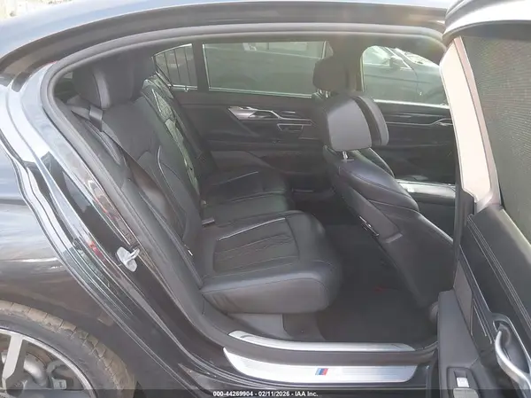 WBA7F0C5XKGM24930 2019 BMW 7ER - Image 8