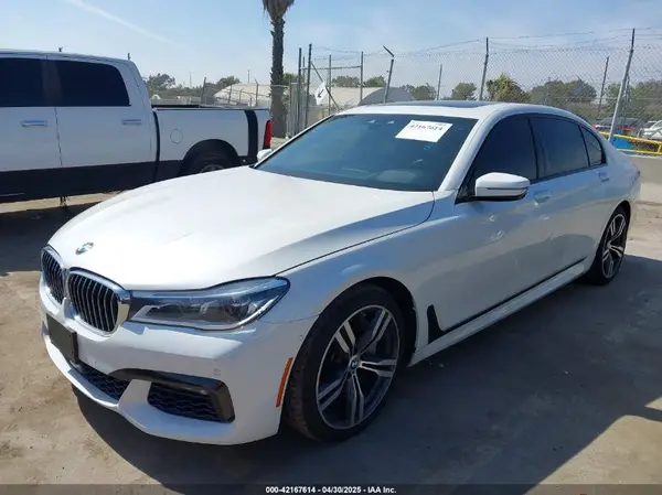 WBA7F0C5XKGM25771 2019 BMW 7ER - Image 2