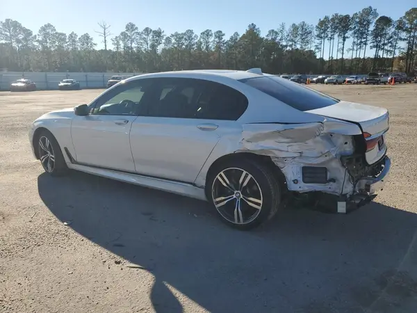 WBA7F0C5XKGM25897 2019 BMW 7ER - Image 2