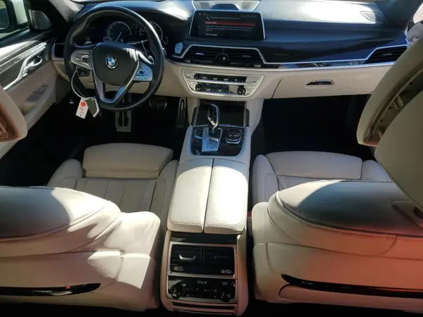 WBA7F0C5XKGM25897 2019 BMW 7ER - Image 8