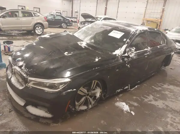WBA7F2C30HG423191 2017 BMW 7ER - Image 2